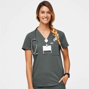 Figs Catarina one pocket scrub top. Bonsai. Muted forest green color. Small